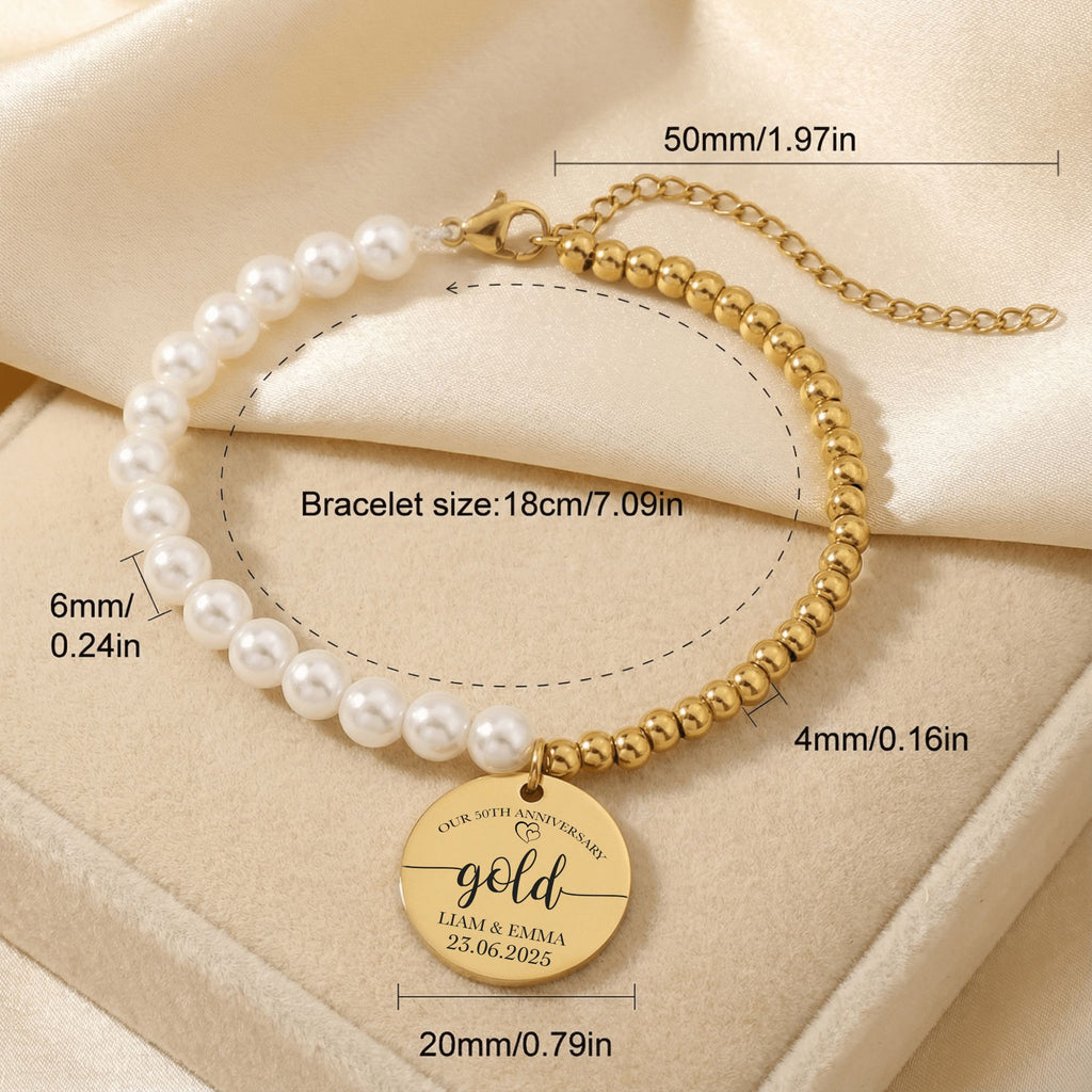 Bracelet perles nacrées et pièce dorée gravable